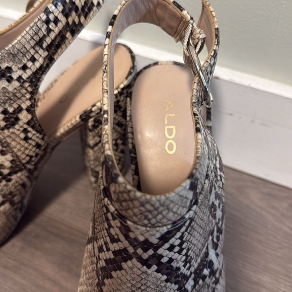 Aldo Python Snakeskin Close toed Slingback Heels — 7.5 - Picture 2 of 7